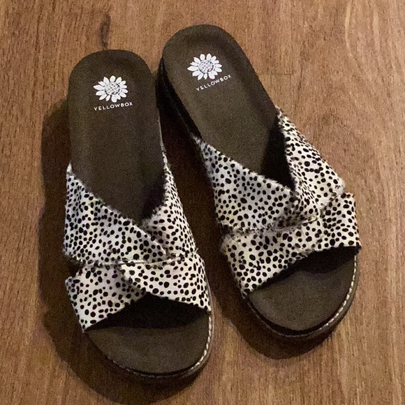 Yellow Box animal speckled print sandals - Picture 1 of 5